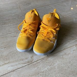 Men’s Nike Hypershift Basketball Shoes